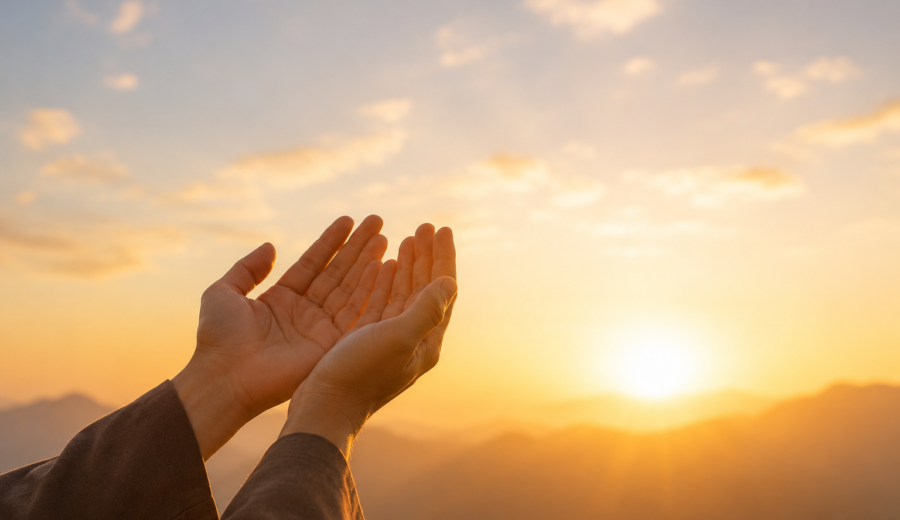How to Make Dua: Etiquette, Best Times, and Conditions for Acceptance